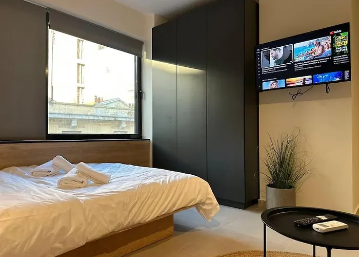 Downtown Living 3